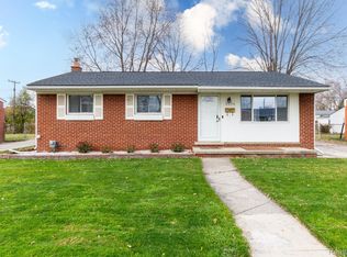 2053 Camel Dr, Sterling Heights, MI 48310