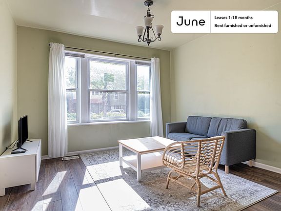 5th image of 3730 N Ashland Ave