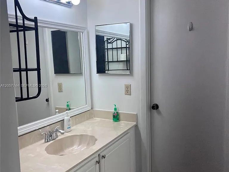 9777 Westview Dr #1121 — Photo 15