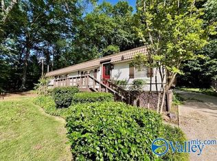 1583 Green Hills Rd, Ohatchee, AL 36271