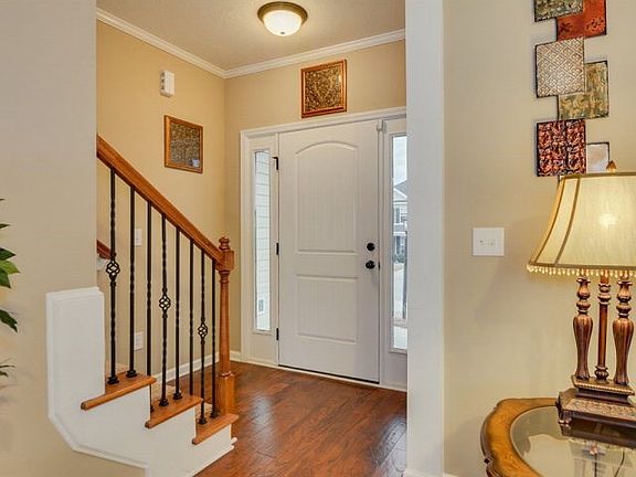 3rd image of 3135 Alexandria Dr