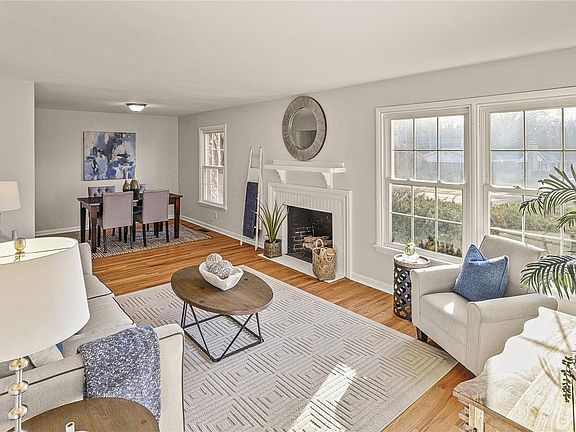 5th image of 2265 La Grange Dr