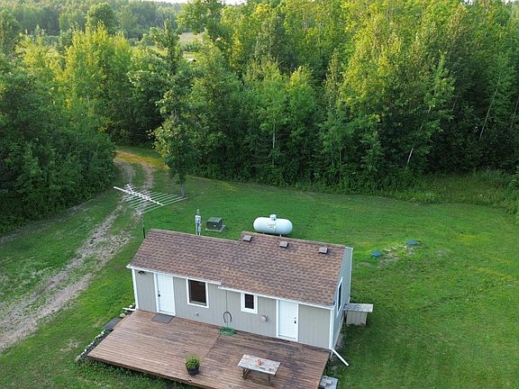 3rd image of 36466 Juniper Rd