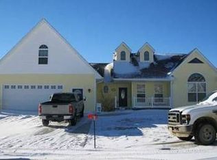 724 Scarlet Dr, Rawlins, WY 82301
