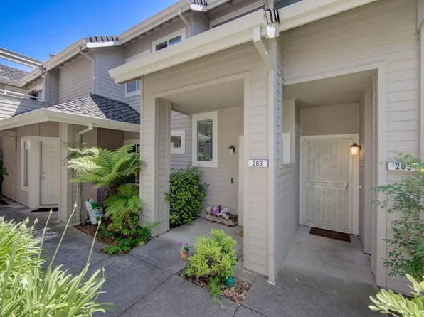 205 Compass Point Court, Hercules, CA 94547