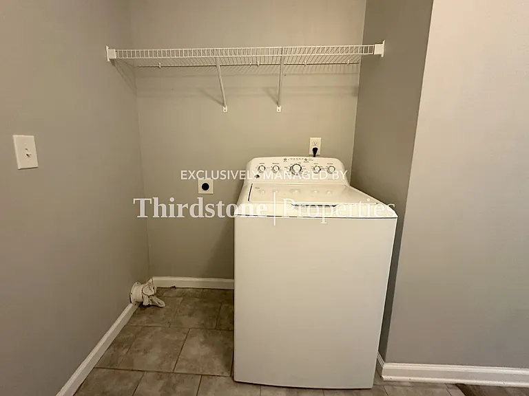 371 Smith St — Photo 16