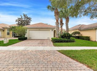 8136 Laborie Ln, Wellington, FL 33414