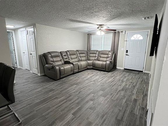3rd image of 2705 Gardner Pl