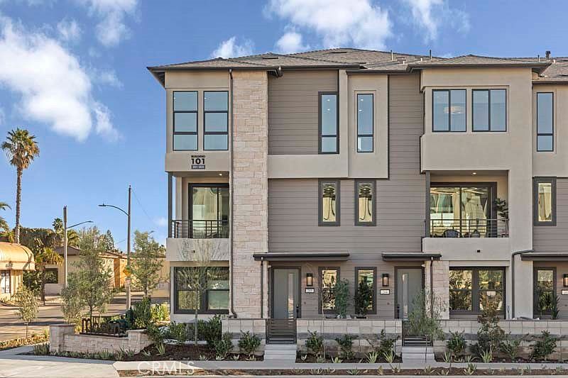 1st image of 107 S Laxore St #403