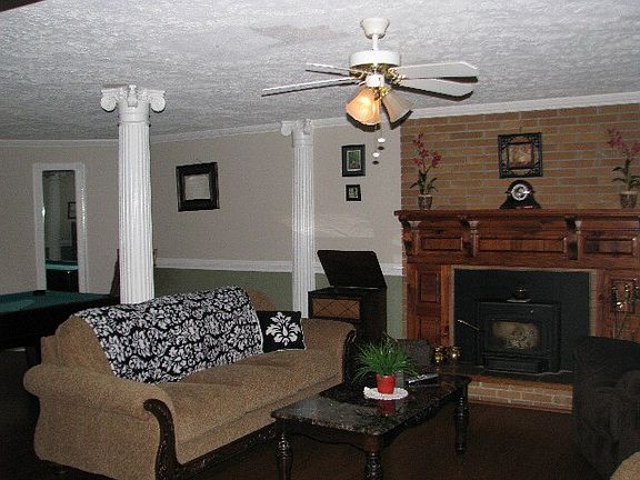 4th image of 16422 Southwood Dr