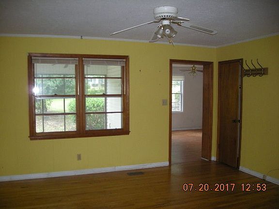 2nd image of 827 Old Graniteville Hwy