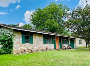901 Emerald Wood Dr, Austin, TX 78745