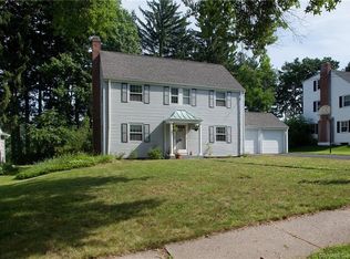 12 Pioneer Dr, West Hartford, CT 06117