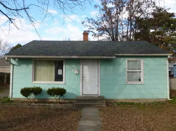 1228 W 2nd Ave, Kennewick, WA 99336