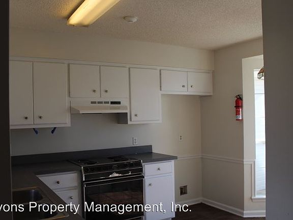 3rd image of 2048 Lasalle Dr