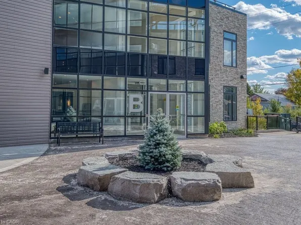 85 B Morrell St #112, Brantford, ON N3T 4J6