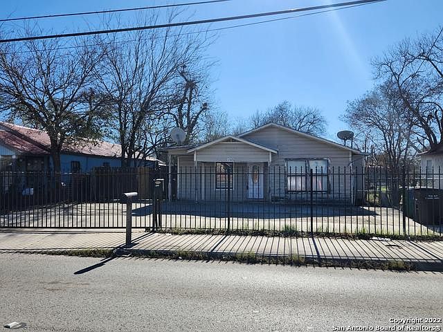 1st image of 1420 W Southcross Blvd