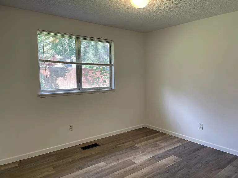 581 N Wexford Cir — Photo 21