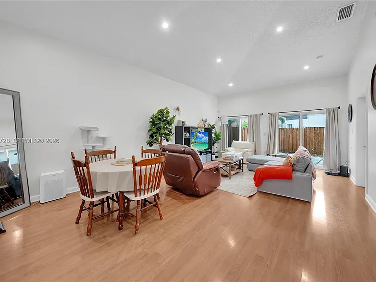 16220 SW 101st Ter — Photo 11