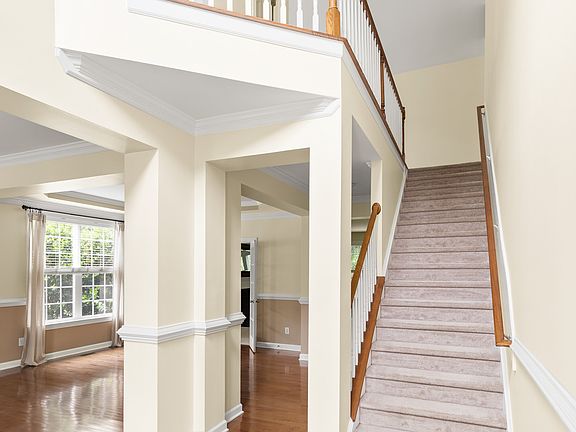4th image of 511 E Hatterleigh Ave