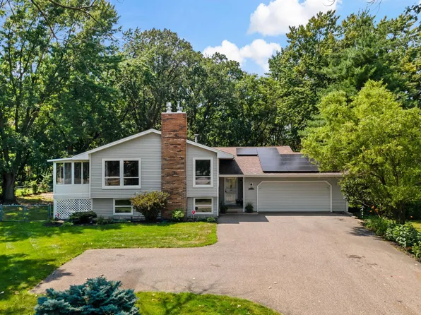 10220 Ibis St NW, Coon Rapids, MN 55433