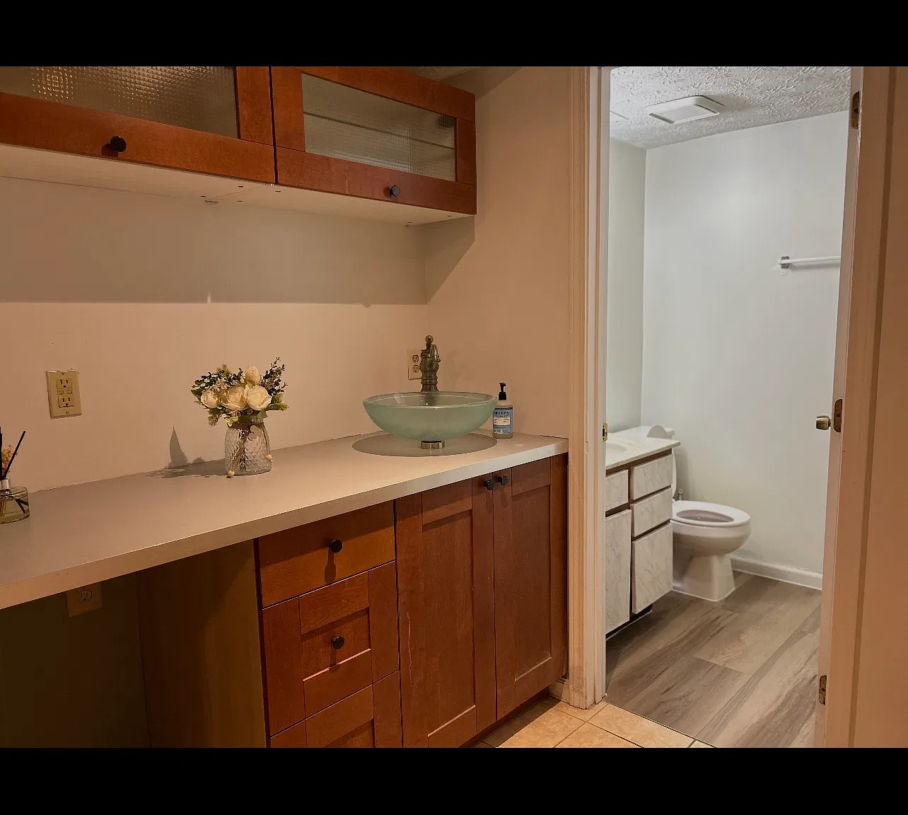 111 W Sycamore St — Photo 4