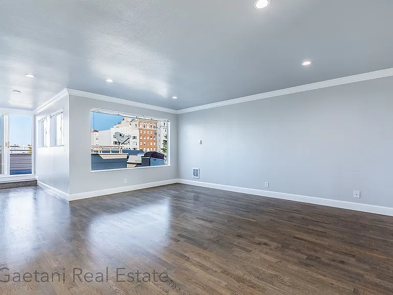 2266 Washington St #341R — Photo 1