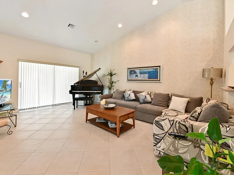 6077 Lake Hibiscus Dr — Photo 9
