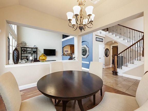5th image of 110 Glen Heather Ct