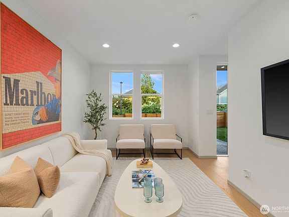4th image of 5921 32nd Avenue SW