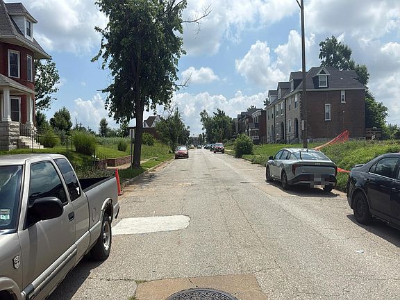 4th image of 5067 Enright Ave