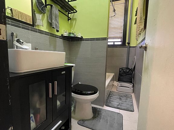 5th image of 1280 Pacific St #1R