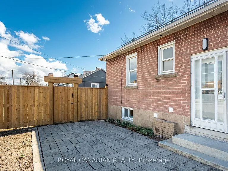 67 Seven Oaks Dr #BASEMENT — Photo 2