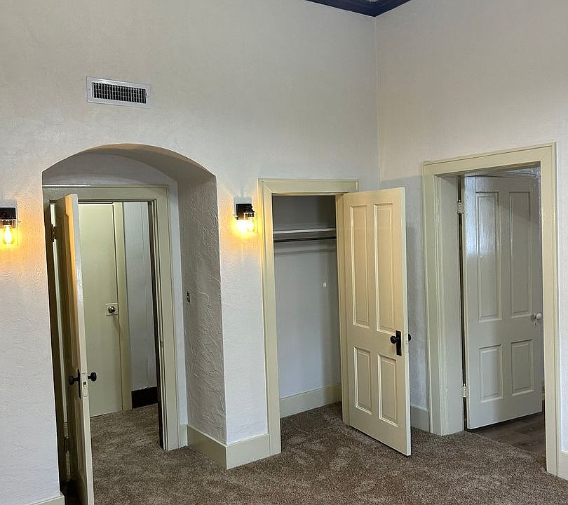 1st image of 125 E Saint Louis St APT 2