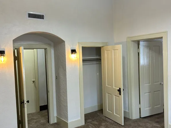 125 East Saint Louis St, 125 E Saint Louis St APT 2, Lebanon, IL 62254