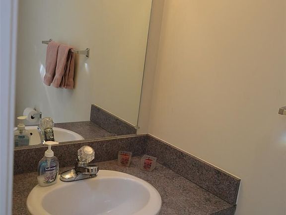 4th image of 3250 Kilburn Park Cir