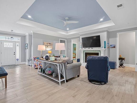 4th image of 161 Henry Middleton Blvd.