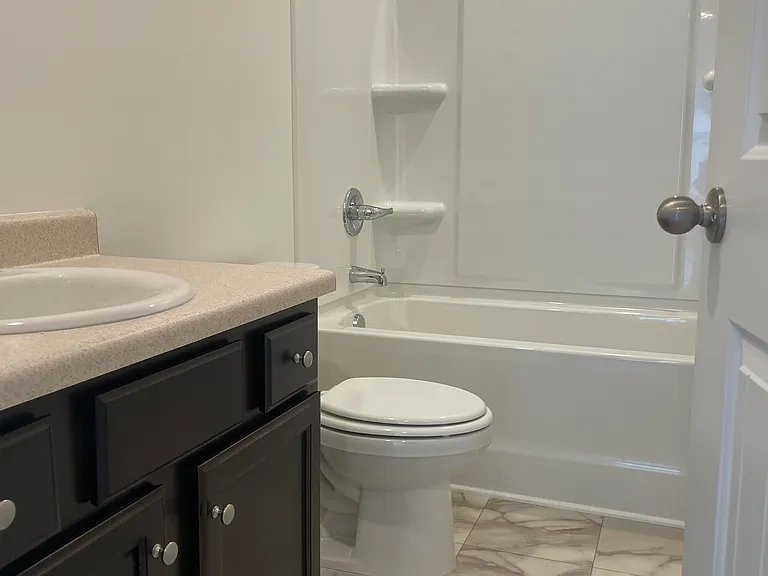 146 Parkwood Dr — Photo 10