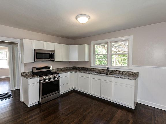 5th image of 3433 Westridge Ln