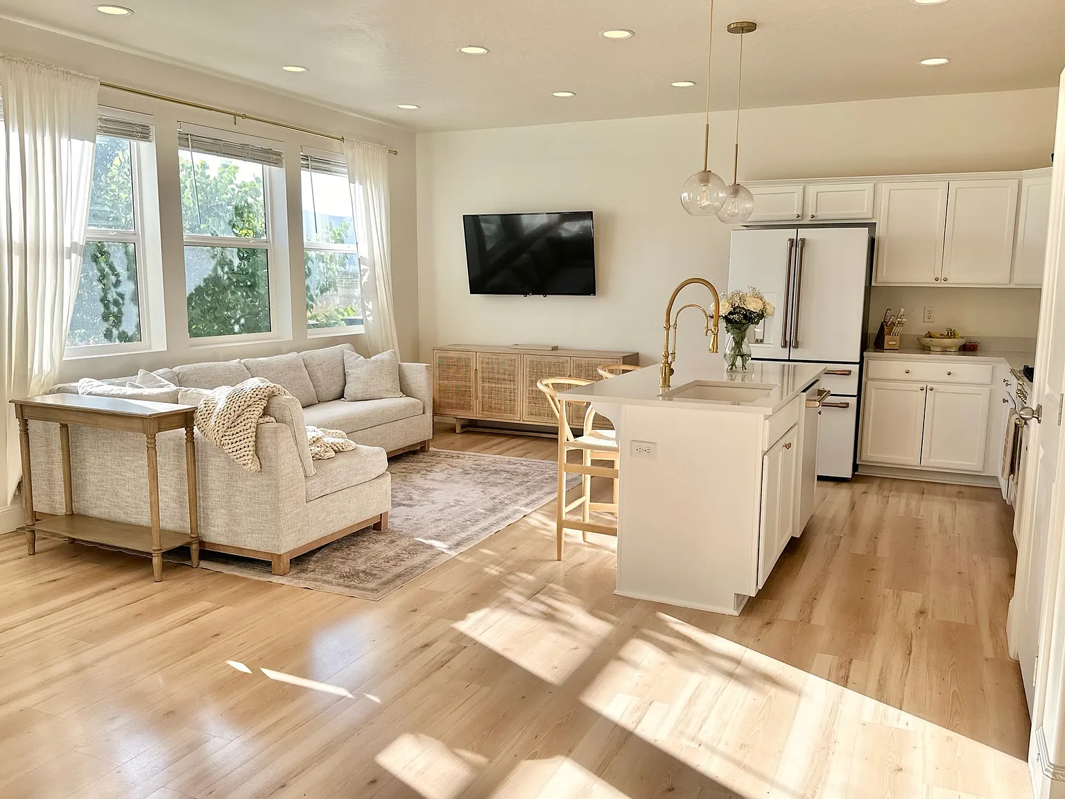 3 bed, 1554 sqft, $2,150 — Photo 4
