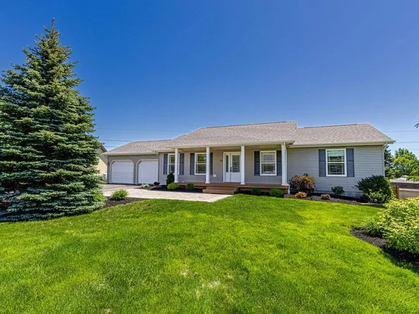 30 Parricus Mead Dr, Charlottetown, PE C1E 2H1