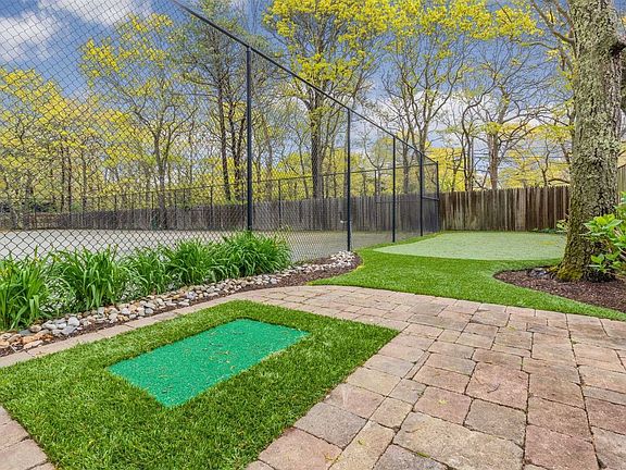 4th image of 3 Blue Jay Way
