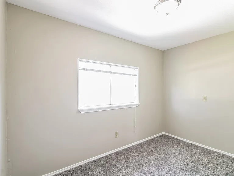 901 Briarcreek Dr — Photo 6