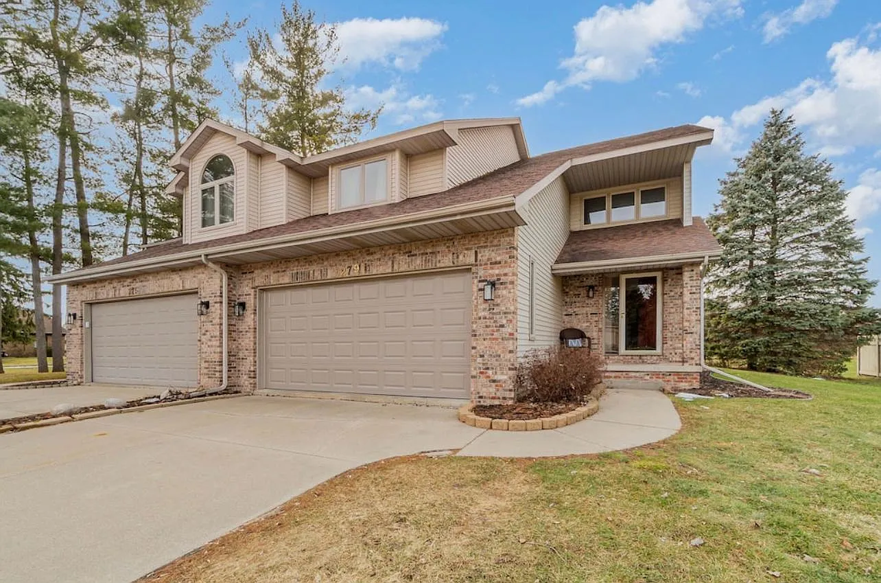 3 bed, 1.5 bath, 1500 sqft, $3,150 — Photo 1