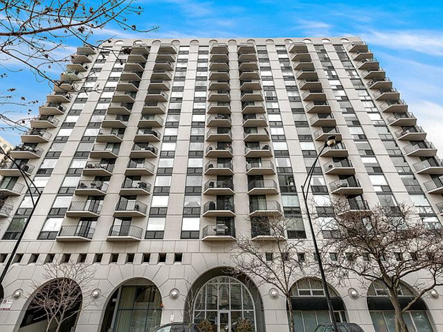 1st image of 1250 N La Salle Dr APT 1108