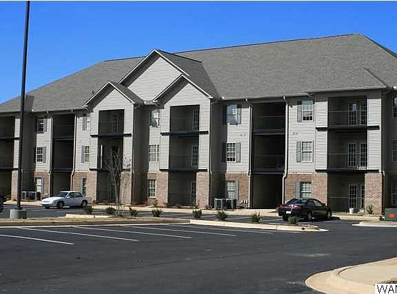 2nd image of 2301 Veterans Memorial Pkwy #303
