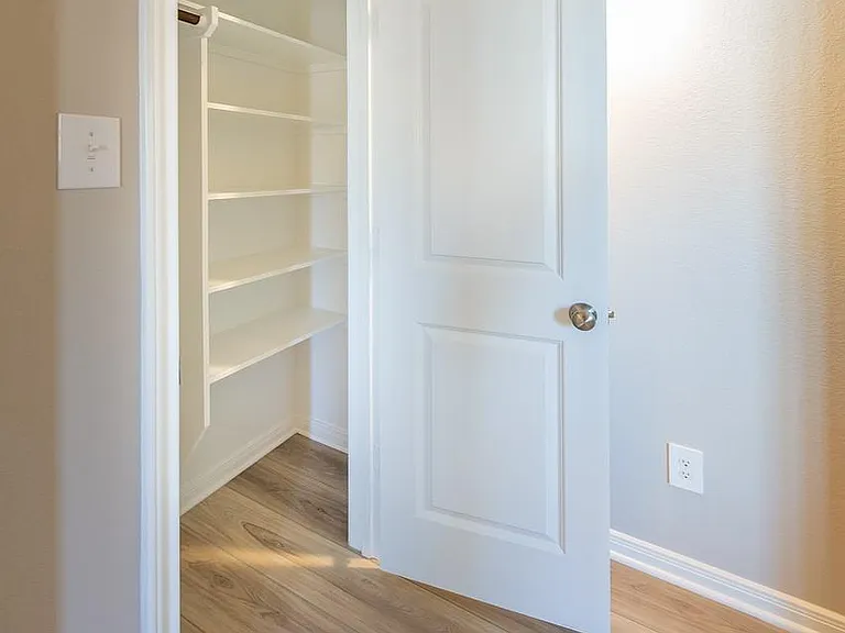 3305 Rolling View Ct — Photo 26
