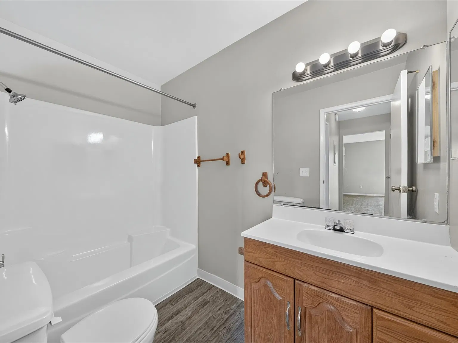 1 bed, 700 sqft, $925 — Photo 2