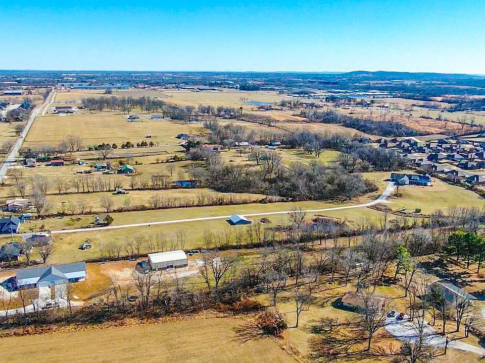 View of 1,320' lot extending across the photo