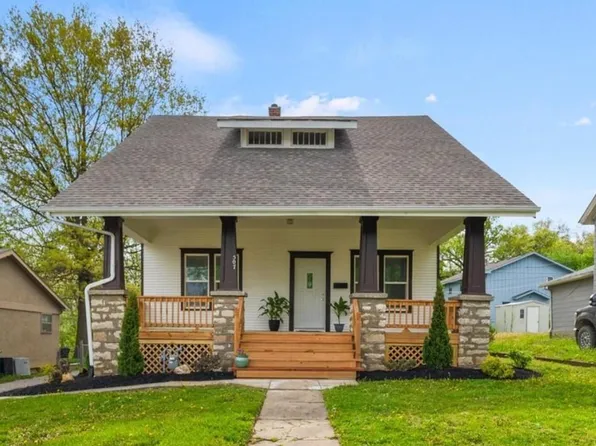 507 N Pearl St, Paola, KS 66071
